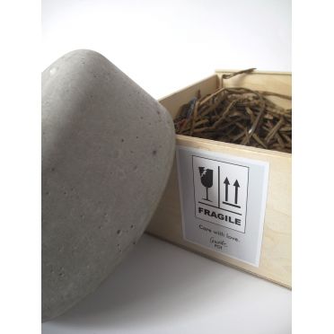 Concrete Pot MALUCH— bezodpadowy produkt wraz z opakowaniem