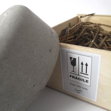 Concrete Pot KWIATEK— bezodpadowy produkt wraz z opakowaniem