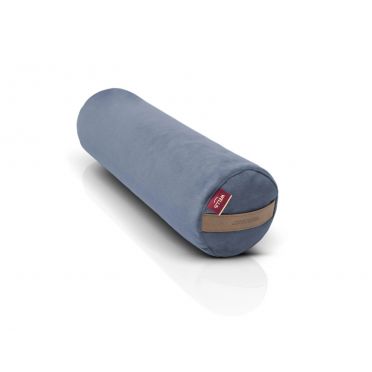 Szaroniebieski mały wałek gryczany WellB z uchwytem z celulozowej skóry, sfotografowany na białym tle.