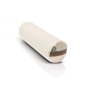 Lniany, kremowo biały mały wałek gryczany WellB z uchwytem z celulozowej skóry, sfotografowany na białym tle.